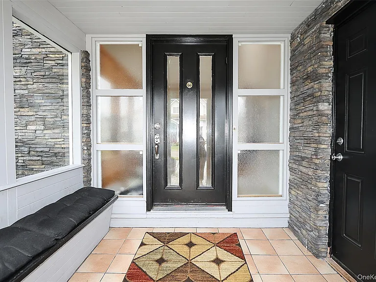 14 Glenn Dr — Photo 3