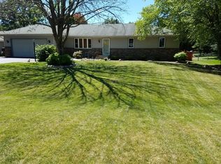 3650 Gnarl Tree Ln, Cherry Valley, IL 61016