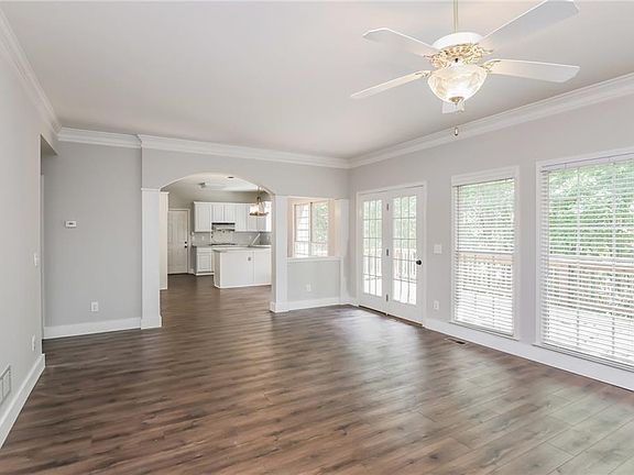 3rd image of 2550 Highland Pointe Dr