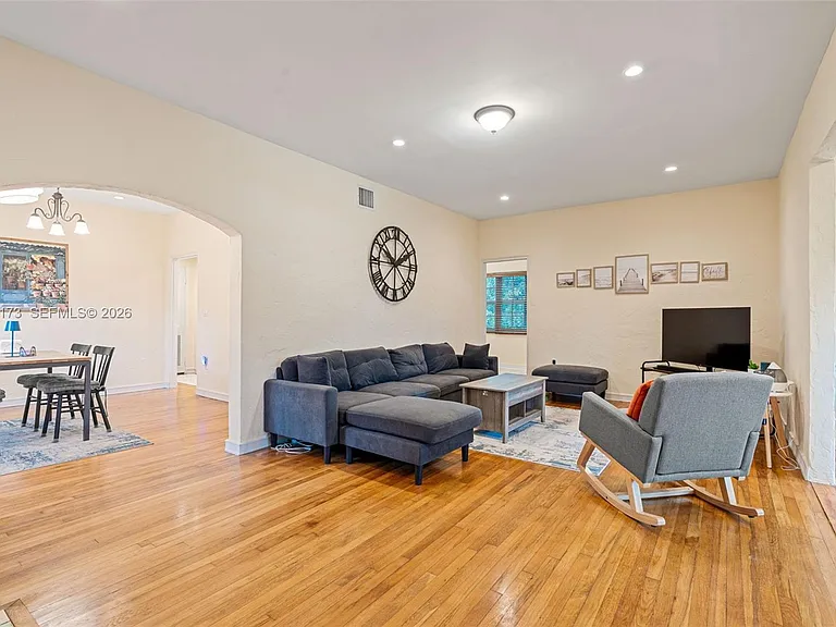 46 Montilla Ave #46 — Photo 10