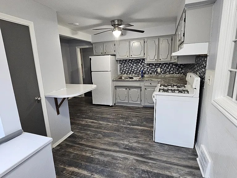 27829 Carlysle St — Photo 14