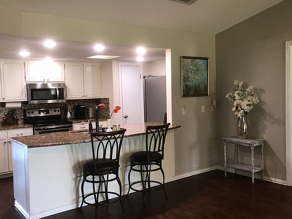3rd image of 149 Las Lomas Dr