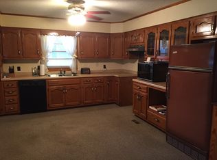 206 S Hunt St, Sharon, TN 38255