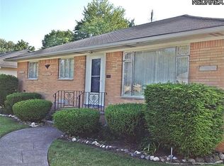 7326 Oakwood Rd, Parma, OH 44130