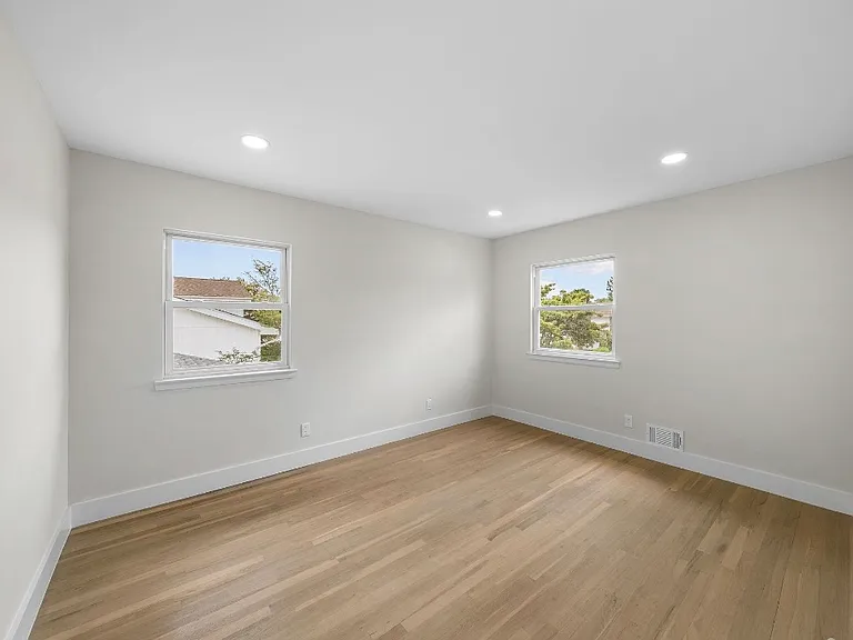 12 Warren Ln — Photo 8