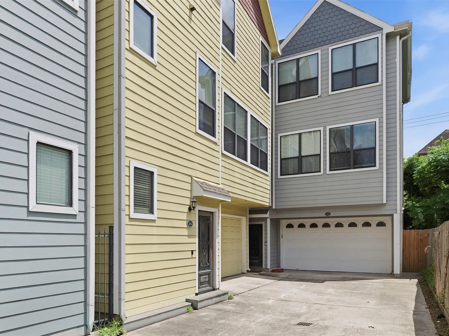 3 bed, 3.5 bath, 1990 sqft, $3,200 — Photo 1