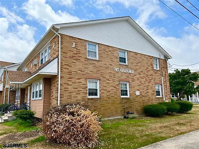 707 N Oxford Ave APT J12 photo 1