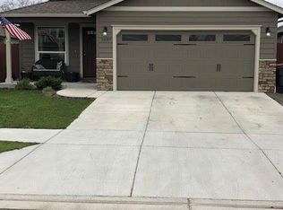 1097 Katie Mae Dr, Medford, OR 97501
