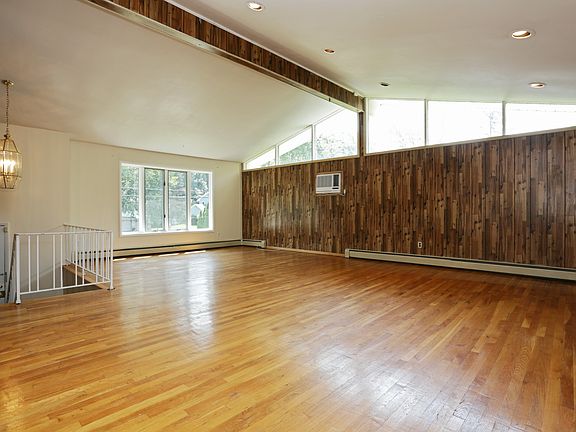 5th image of 564 Westbrook Dr