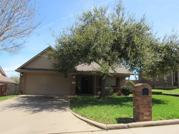 2411 Cheyenne Dr, Brenham, TX 77833