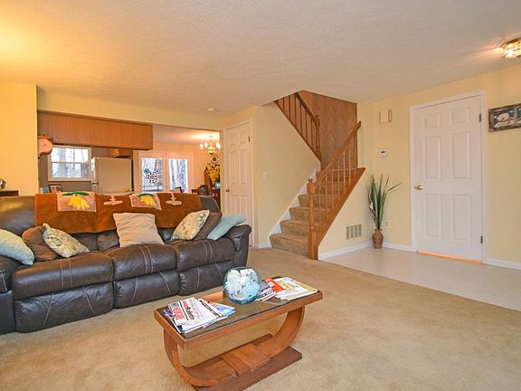 3rd image of 797 Woodlyn Dr S
