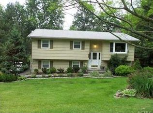 4 Madison Hill Rd, Airmont, NY 10901