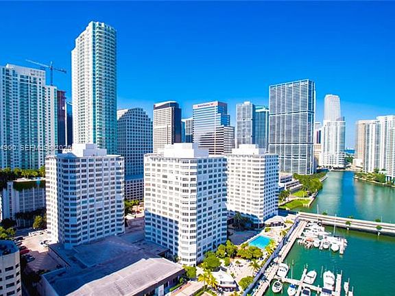 2nd image of 801 Brickell Bay Dr #Cu-1961
