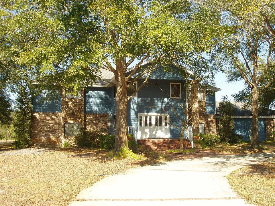 20 Acre Estate at end of paved road