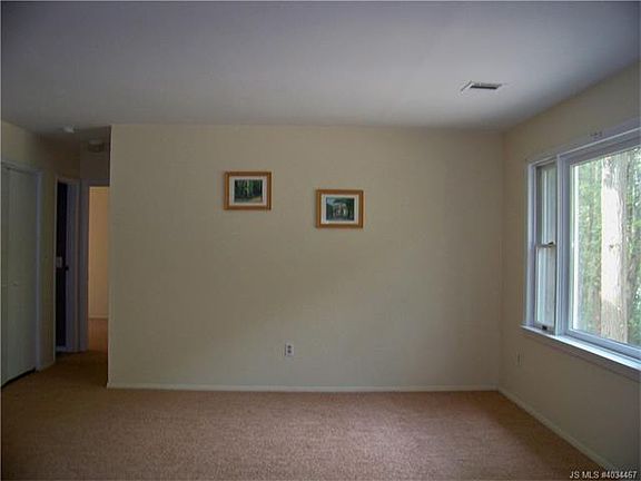 3rd image of 109 E Lakeside Dr