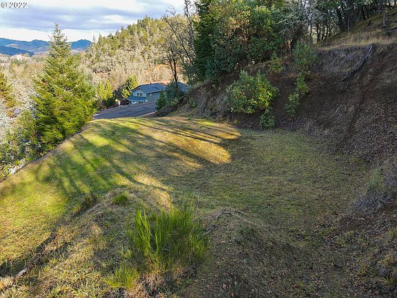 5th image of 133 Winchester Creek Ave