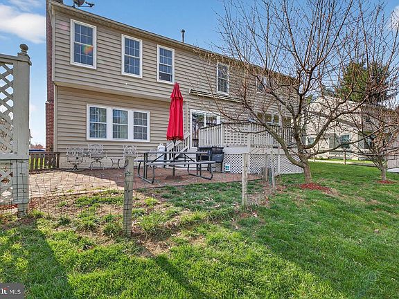 5th image of 611 Hunting Ridge Dr