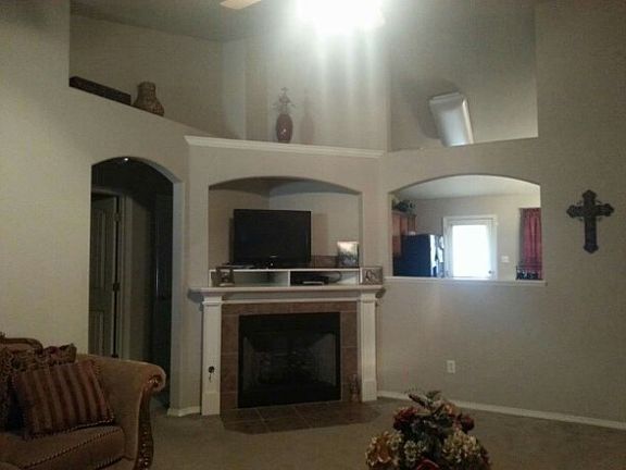 2nd image of 1715 Twin Oaks Dr