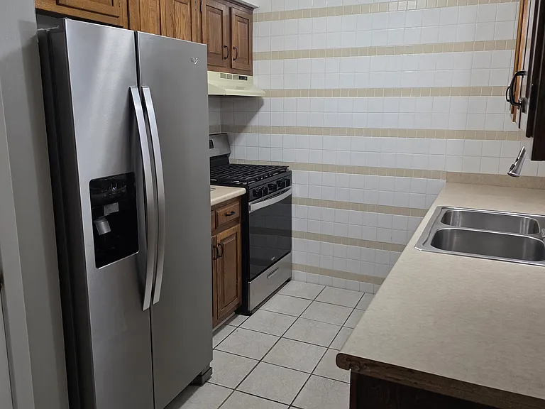 10706 N McGee St — Photo 7