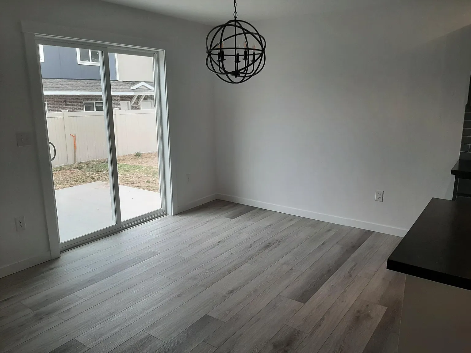 3 bed, 2.5 bath, 1851 sqft, $2,400 — Photo 2