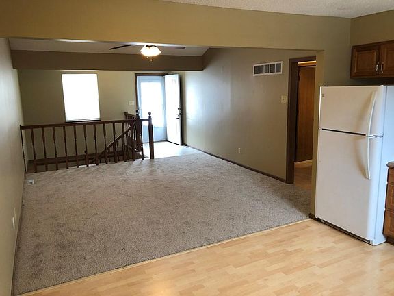 4th image of 735 NE Barnes Dr APT A