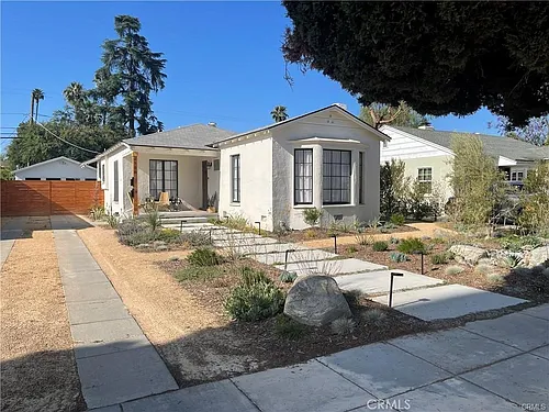 4586 Sunnyside Dr Photo 1