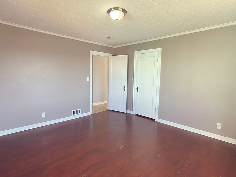 627 W Marine Dr — Photo 13