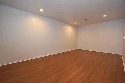 Ground level bonus room