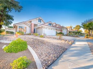 1066 Cinnamon Ln, Corona, CA 92882