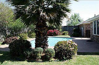 2nd image of 2020 Parkridge Dr