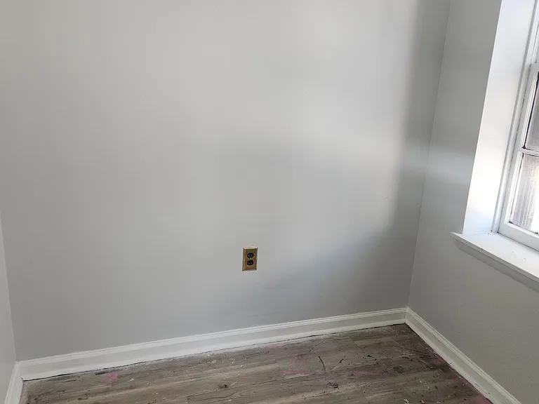 300 W 9th St #2 — Photo 5
