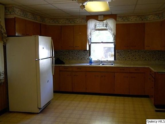 Home for Sale in Quincy, IL $49,900