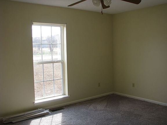4th image of 262 Ball Park Dr