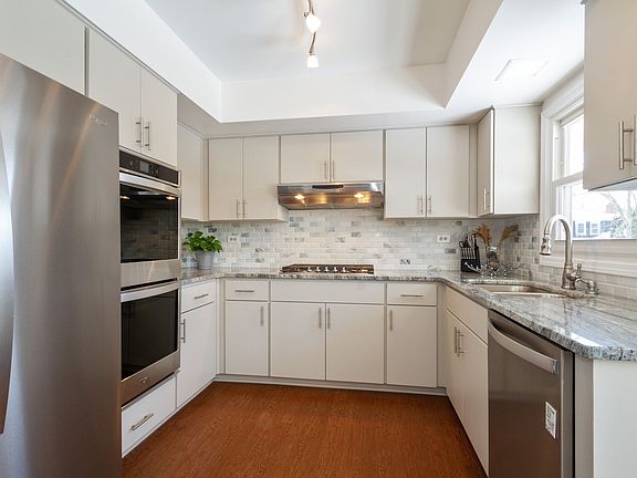 3rd image of 3824 Medford Cir