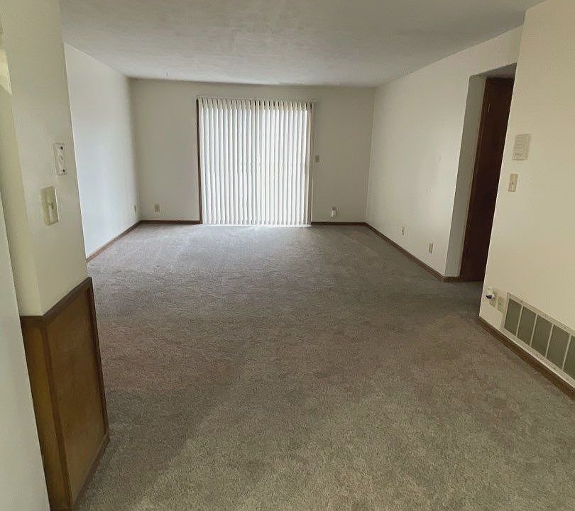 1st image of 3331 Holdrege St #7