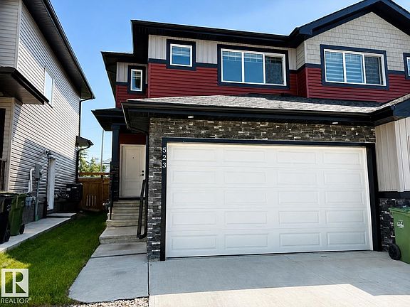 3rd image of 523 Kleins Cres