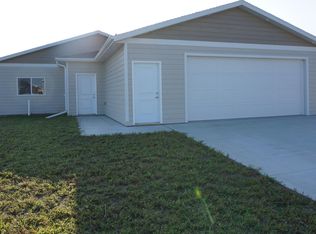 24 26th St SW, Watertown, SD 57201