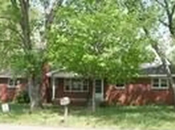 106 Smith Ave, Huntland, TN 37345