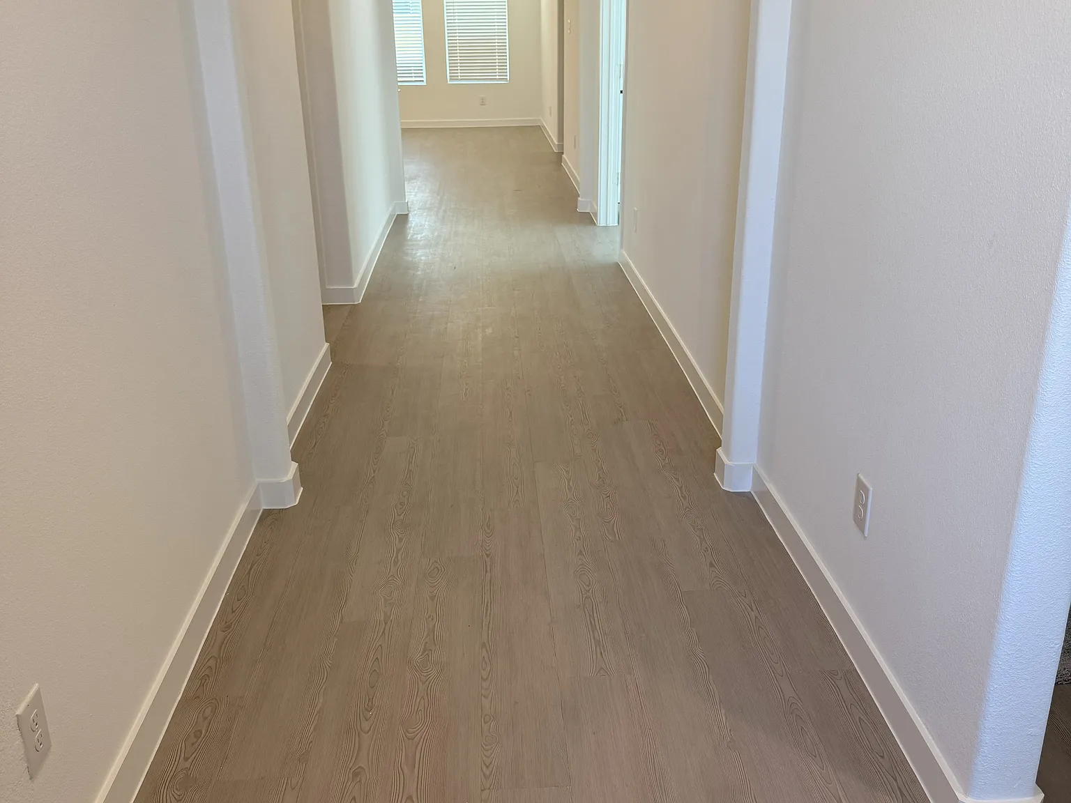 916 Sugarberry St — Photo 3