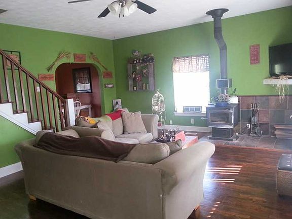 4th image of 120 Jefferson St