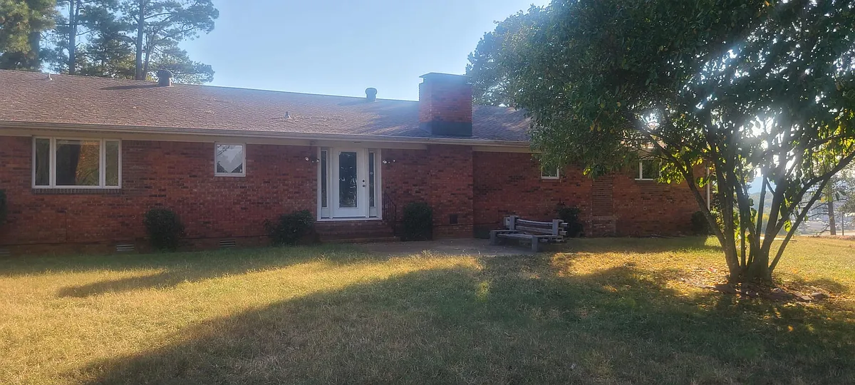 Building Photo - 107 E Aspen Ln