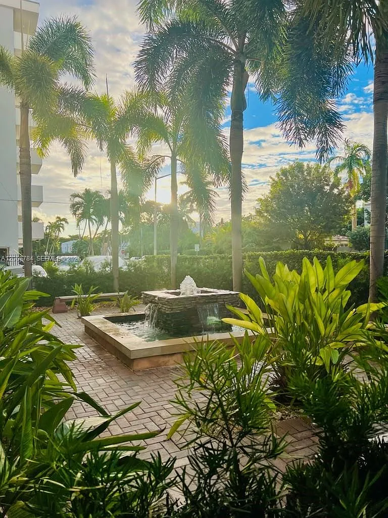 The Park Gardens Condo — Photo 3