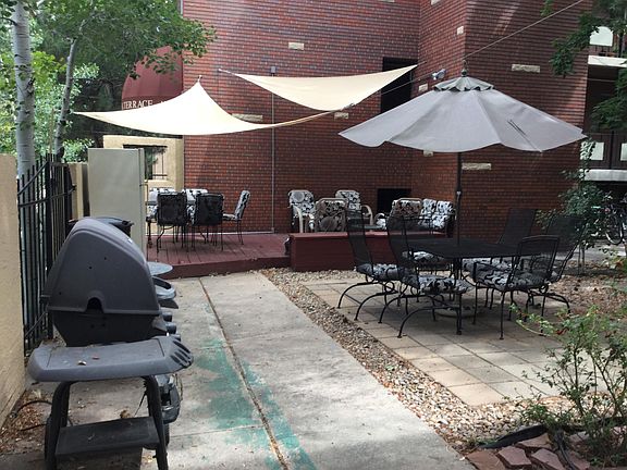 Courtyard seating