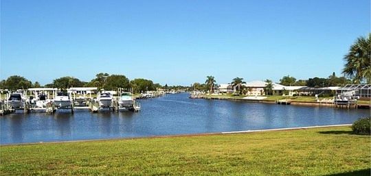 2nd image of 150 Englewood Isles Pkwy Unit 102