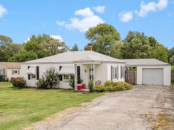 2nd image of 8 Mount Vernon Dr