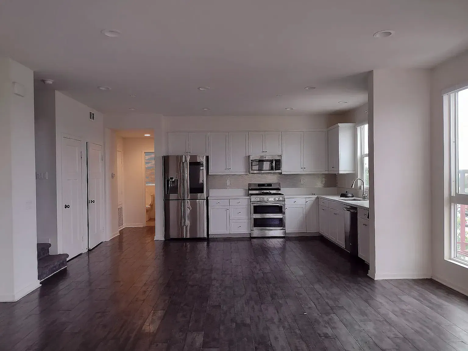 5 bed, 1920 sqft, $4,200 — Photo 1