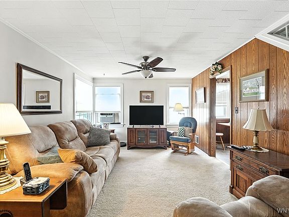 4th image of 243 Edgewood Ave