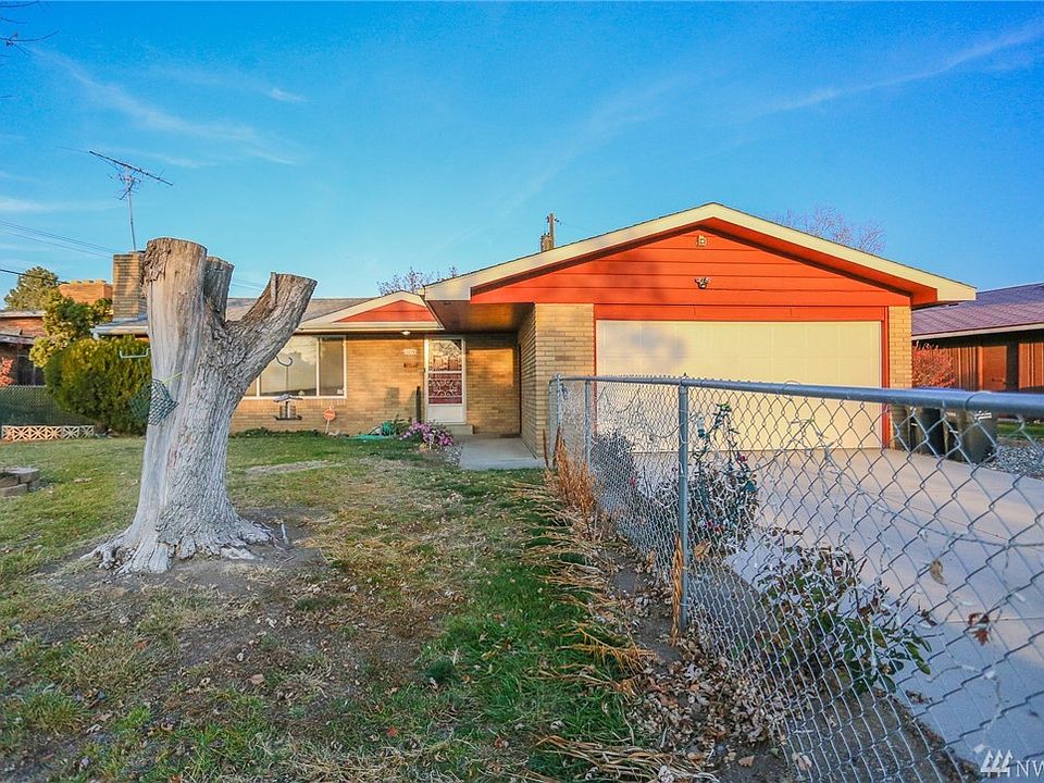 1st image of 1011 S Dahlia Dr