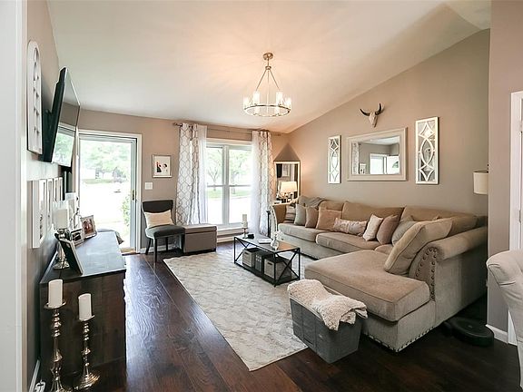 3rd image of 7010 Grassy Valley Dr