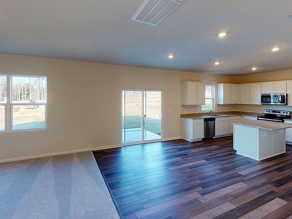 Open Concept, great for entertaining family and friends